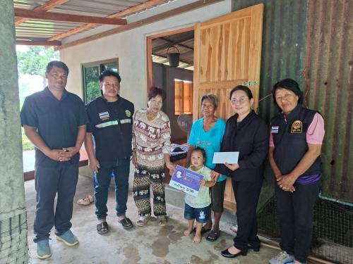 สำนักงานพัฒนาชุมชนอำเภอวังทอง ร่วมกับหน่วยงานภาคีและผู้นำในพื้นที่  ลงพื้นที่มอบทุนอุปการะเด็กกองทุนพัฒนาเด็กชนบท ในพระราชูปถัมภ์สมเด็จพระเทพรัตนราชสุดาฯ สยามบรมราชกุมารี