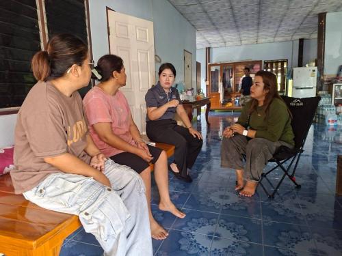 สพอ.วังทอง ลงพื้นที่เยี่ยมกลุ่มอาชีพสตรี เตรียมความพร้อมขอรับการสนับสนุนเงินทุนหมุนเวียนจากกองทุนพัฒนาบทบาทสตรี ประจำปีงบประมาณ พ.ศ.2570 